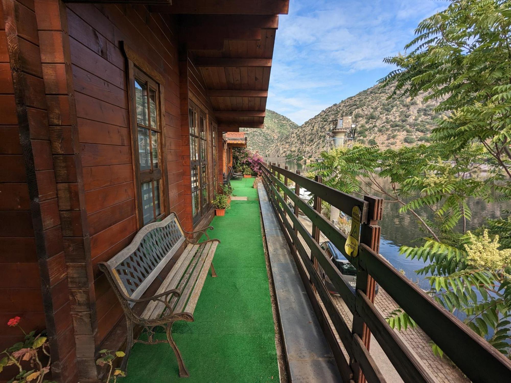 Douro Yacht Charter & Bungalows São João da Pesqueira Dış mekan fotoğraf
