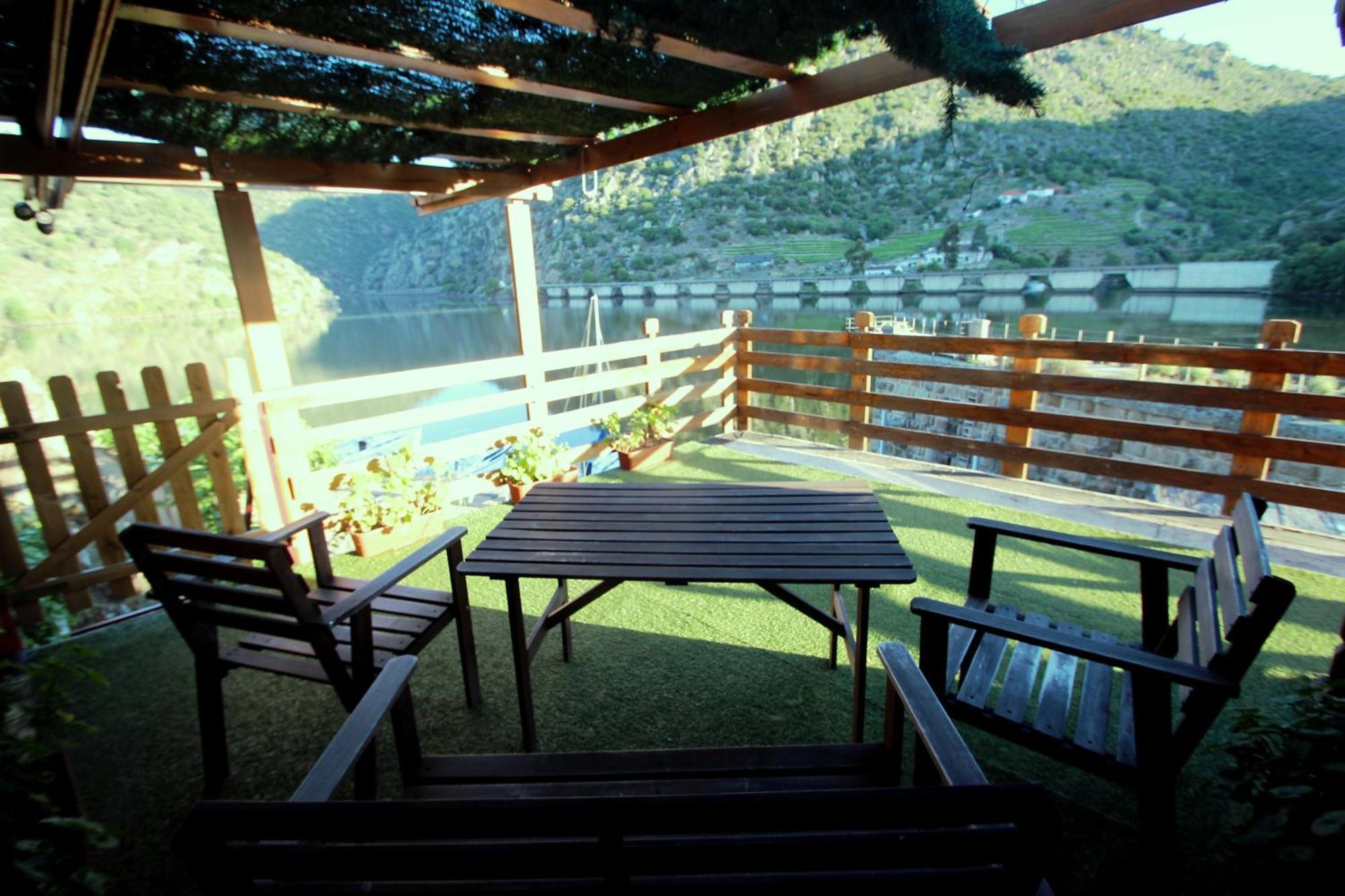 Douro Yacht Charter & Bungalows São João da Pesqueira Oda fotoğraf