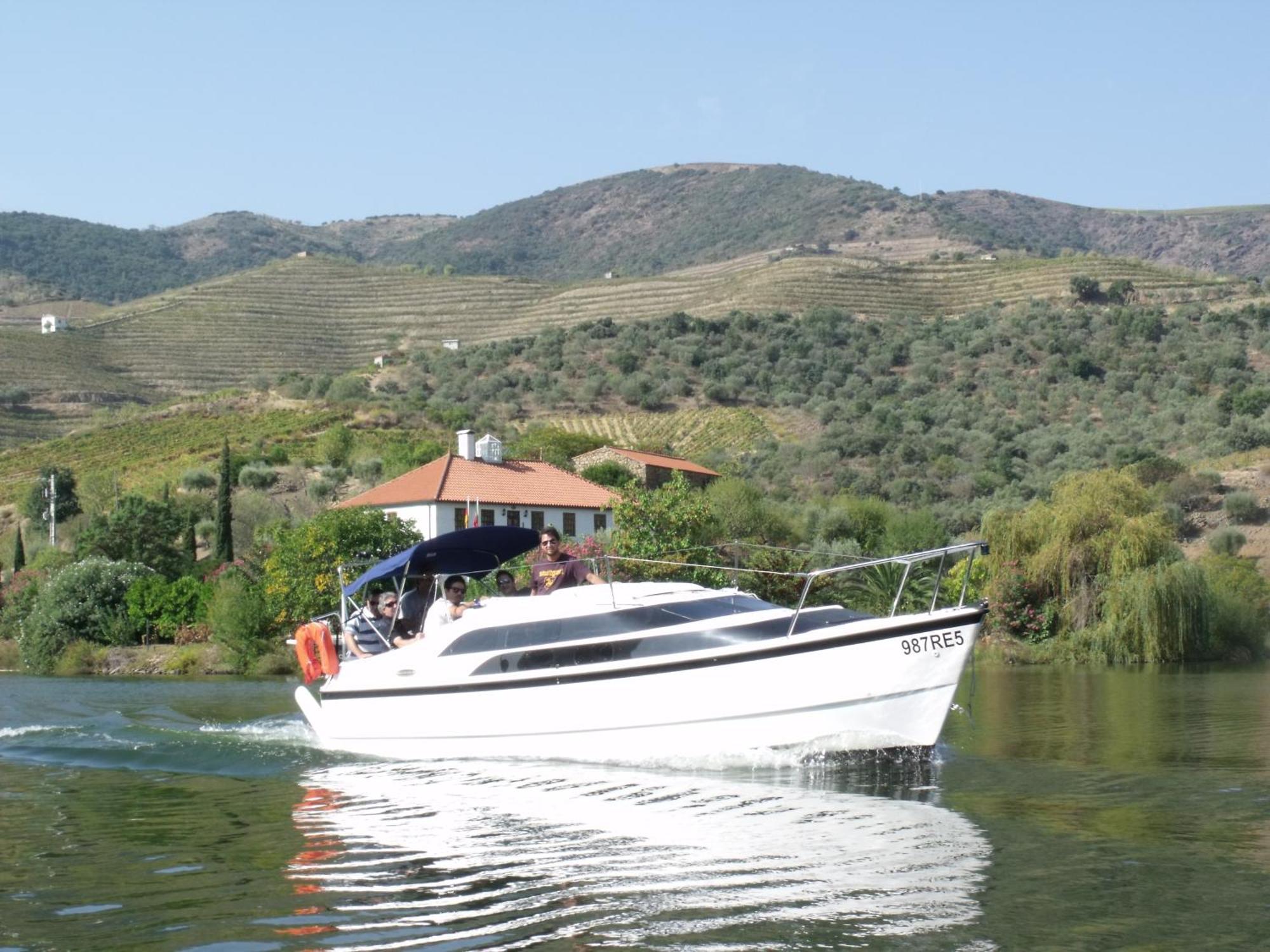 Douro Yacht Charter & Bungalows São João da Pesqueira Oda fotoğraf